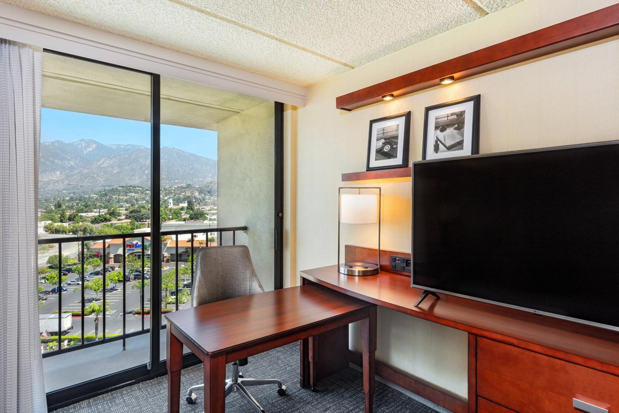 Courtyard By Marriott Los Angeles Pasadena/Монровия Экстерьер фото