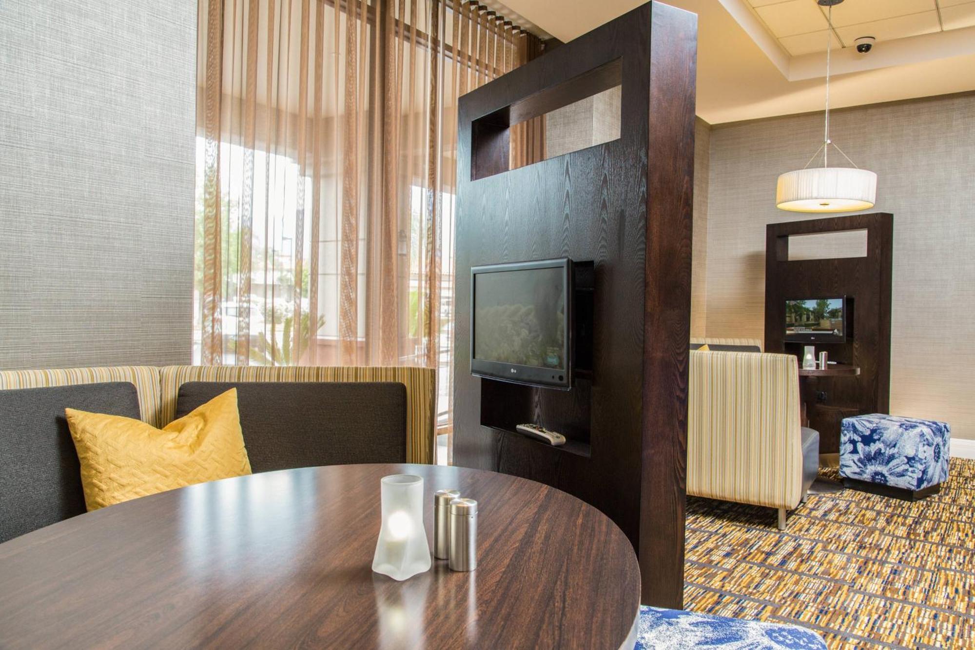 Courtyard By Marriott Los Angeles Pasadena/Монровия Экстерьер фото